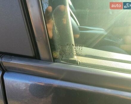 Сірий Рено Гранд Сценік, об'ємом двигуна 2 л та пробігом 195 тис. км за 5600 $, фото 14 на Automoto.ua