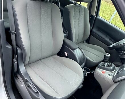 Серый Рено Гранд Сценик, объемом двигателя 1.6 л и пробегом 187 тыс. км за 5700 $, фото 11 на Automoto.ua