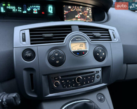 Серый Рено Гранд Сценик, объемом двигателя 2 л и пробегом 140 тыс. км за 5750 $, фото 29 на Automoto.ua