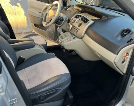 Серый Рено Гранд Сценик, объемом двигателя 1.46 л и пробегом 263 тыс. км за 6100 $, фото 10 на Automoto.ua