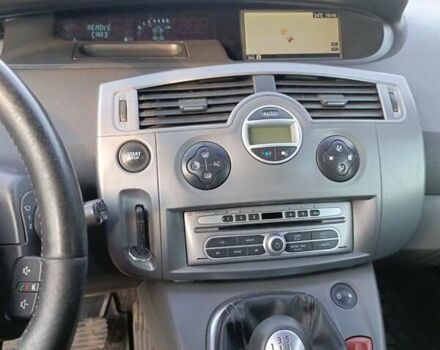 Серый Рено Гранд Сценик, объемом двигателя 1.9 л и пробегом 367 тыс. км за 6000 $, фото 12 на Automoto.ua