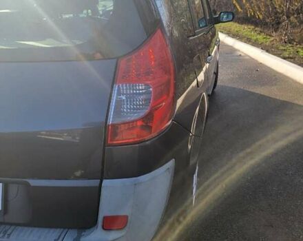 Сірий Рено Гранд Сценік, об'ємом двигуна 2 л та пробігом 195 тис. км за 5600 $, фото 31 на Automoto.ua