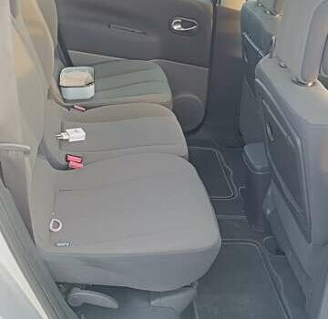 Сірий Рено Гранд Сценік, об'ємом двигуна 2 л та пробігом 75 тис. км за 6500 $, фото 14 на Automoto.ua