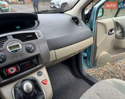 Серый Рено Гранд Сценик, объемом двигателя 1.6 л и пробегом 230 тыс. км за 5800 $, фото 35 на Automoto.ua