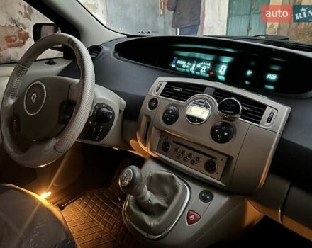 Серый Рено Гранд Сценик, объемом двигателя 1.46 л и пробегом 263 тыс. км за 6100 $, фото 30 на Automoto.ua