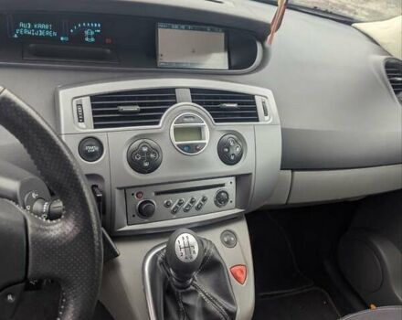 Серый Рено Гранд Сценик, объемом двигателя 2 л и пробегом 220 тыс. км за 5200 $, фото 26 на Automoto.ua