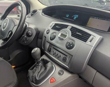 Серый Рено Гранд Сценик, объемом двигателя 2 л и пробегом 220 тыс. км за 5200 $, фото 34 на Automoto.ua