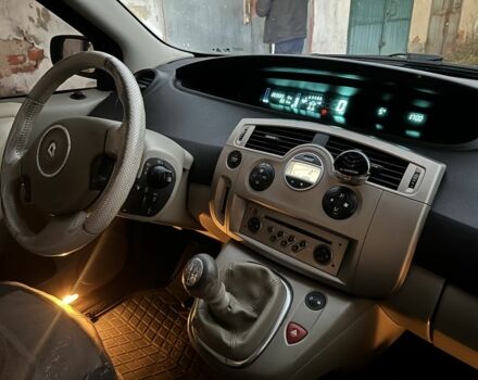 Серый Рено Гранд Сценик, объемом двигателя 1.5 л и пробегом 263 тыс. км за 6100 $, фото 1 на Automoto.ua