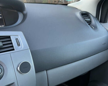 Серый Рено Гранд Сценик, объемом двигателя 2 л и пробегом 235 тыс. км за 4600 $, фото 41 на Automoto.ua