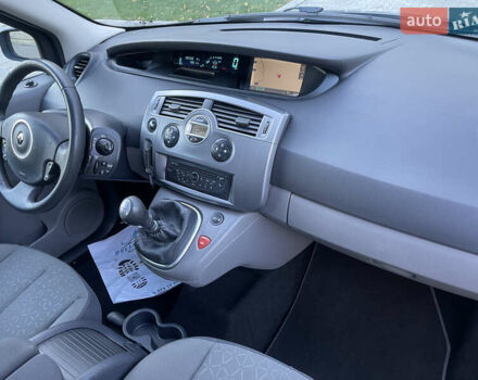 Сірий Рено Гранд Сценік, об'ємом двигуна 1.6 л та пробігом 198 тис. км за 5950 $, фото 29 на Automoto.ua