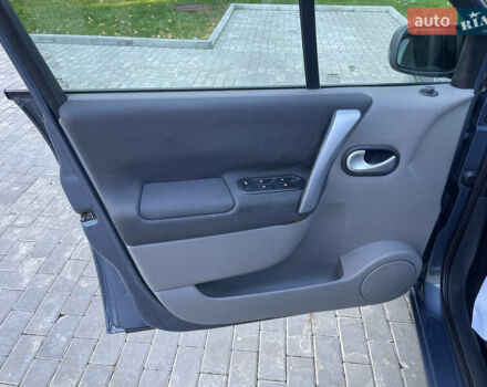 Серый Рено Гранд Сценик, объемом двигателя 1.6 л и пробегом 198 тыс. км за 5950 $, фото 16 на Automoto.ua