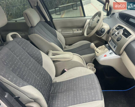 Сірий Рено Гранд Сценік, об'ємом двигуна 1.5 л та пробігом 170 тис. км за 4700 $, фото 16 на Automoto.ua