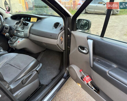 Серый Рено Гранд Сценик, объемом двигателя 1.46 л и пробегом 242 тыс. км за 5200 $, фото 10 на Automoto.ua