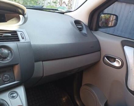 Серый Рено Гранд Сценик, объемом двигателя 1.6 л и пробегом 280 тыс. км за 5799 $, фото 8 на Automoto.ua