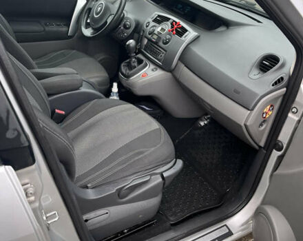 Серый Рено Гранд Сценик, объемом двигателя 1.5 л и пробегом 205 тыс. км за 6300 $, фото 7 на Automoto.ua