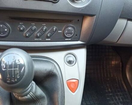 Серый Рено Гранд Сценик, объемом двигателя 1.6 л и пробегом 280 тыс. км за 5799 $, фото 12 на Automoto.ua