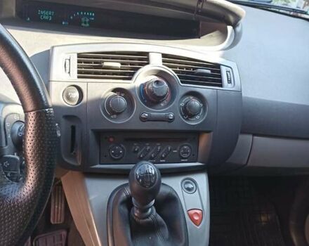 Серый Рено Гранд Сценик, объемом двигателя 1.6 л и пробегом 280 тыс. км за 5799 $, фото 9 на Automoto.ua