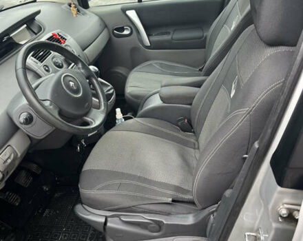 Серый Рено Гранд Сценик, объемом двигателя 1.5 л и пробегом 205 тыс. км за 6300 $, фото 9 на Automoto.ua