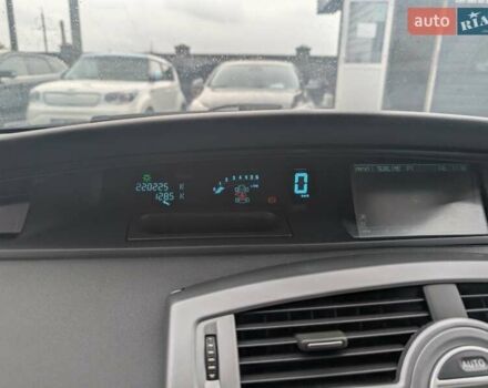 Серый Рено Гранд Сценик, объемом двигателя 2 л и пробегом 220 тыс. км за 5550 $, фото 29 на Automoto.ua