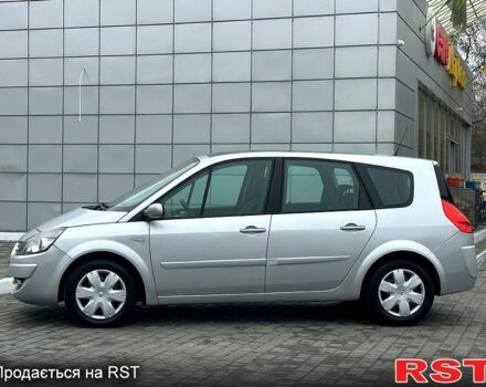 Серый Рено Гранд Сценик, объемом двигателя 1.6 л и пробегом 187 тыс. км за 5700 $, фото 3 на Automoto.ua