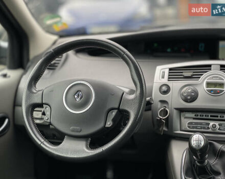 Серый Рено Гранд Сценик, объемом двигателя 2 л и пробегом 264 тыс. км за 5899 $, фото 26 на Automoto.ua