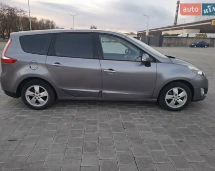 Рено Гранд Сценик 2009 в Черкассах на Automoto.ua Серый Рено Гранд Сценик, объемом двигателя 1.5 л и пробегом 275 тыс. км за 7500 $, фото 7 на Automoto.ua