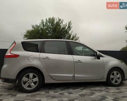 Серый Рено Гранд Сценик, объемом двигателя 1.46 л и пробегом 263 тыс. км за 6200 $, фото 2 на Automoto.ua