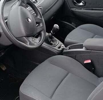 Серый Рено Гранд Сценик, объемом двигателя 1.5 л и пробегом 230 тыс. км за 7000 $, фото 2 на Automoto.ua