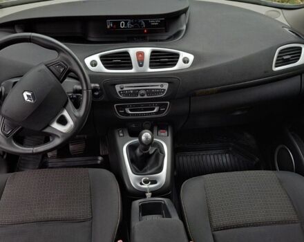 Серый Рено Гранд Сценик, объемом двигателя 1.5 л и пробегом 263 тыс. км за 6200 $, фото 8 на Automoto.ua