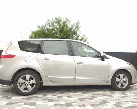 Серый Рено Гранд Сценик, объемом двигателя 1.5 л и пробегом 263 тыс. км за 6200 $, фото 3 на Automoto.ua