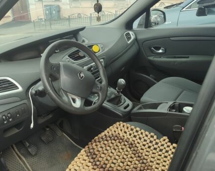 Серый Рено Гранд Сценик, объемом двигателя 1.9 л и пробегом 375 тыс. км за 6900 $, фото 3 на Automoto.ua