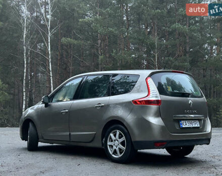Серый Рено Гранд Сценик, объемом двигателя 1.6 л и пробегом 170 тыс. км за 6999 $, фото 8 на Automoto.ua