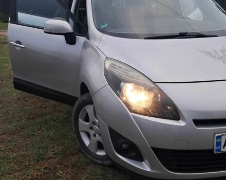 Серый Рено Гранд Сценик, объемом двигателя 1.5 л и пробегом 262 тыс. км за 6899 $, фото 3 на Automoto.ua