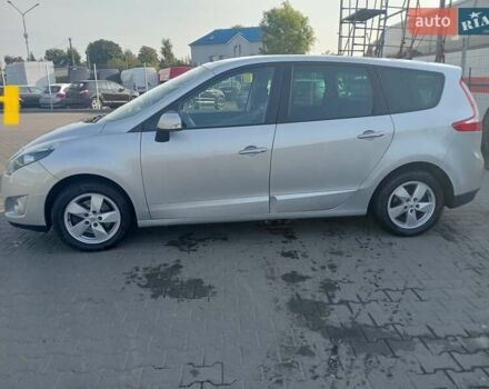 Серый Рено Гранд Сценик, объемом двигателя 1.9 л и пробегом 261 тыс. км за 6500 $, фото 12 на Automoto.ua