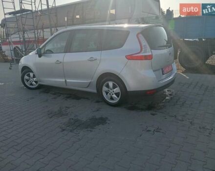 Серый Рено Гранд Сценик, объемом двигателя 1.9 л и пробегом 261 тыс. км за 6500 $, фото 25 на Automoto.ua