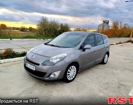 Рено Гранд Сценик 2009 в Николаеве на Automoto.ua Серый Рено Гранд Сценик, объемом двигателя 1.4 л и пробегом 238 тыс. км за 8500 $, фото 2 на Automoto.ua