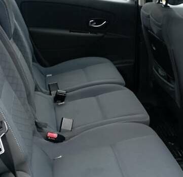 Серый Рено Гранд Сценик, объемом двигателя 1.5 л и пробегом 230 тыс. км за 7000 $, фото 1 на Automoto.ua