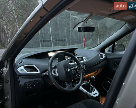 Серый Рено Гранд Сценик, объемом двигателя 1.6 л и пробегом 170 тыс. км за 6999 $, фото 22 на Automoto.ua