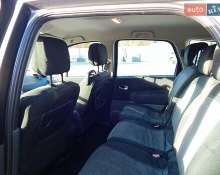 Серый Рено Гранд Сценик, объемом двигателя 2 л и пробегом 288 тыс. км за 5900 $, фото 4 на Automoto.ua