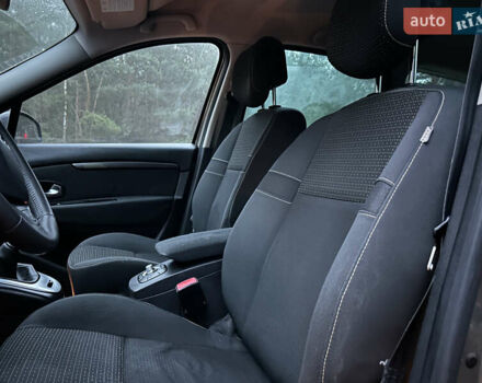 Серый Рено Гранд Сценик, объемом двигателя 1.6 л и пробегом 170 тыс. км за 6999 $, фото 23 на Automoto.ua