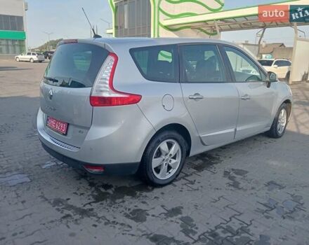 Серый Рено Гранд Сценик, объемом двигателя 1.9 л и пробегом 261 тыс. км за 6500 $, фото 5 на Automoto.ua