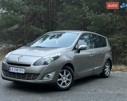 Серый Рено Гранд Сценик, объемом двигателя 1.6 л и пробегом 170 тыс. км за 6999 $, фото 5 на Automoto.ua