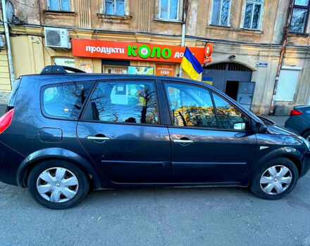 Серый Рено Гранд Сценик, объемом двигателя 2 л и пробегом 333 тыс. км за 6600 $, фото 1 на Automoto.ua