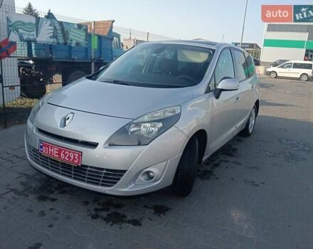 Серый Рено Гранд Сценик, объемом двигателя 1.9 л и пробегом 261 тыс. км за 6500 $, фото 22 на Automoto.ua