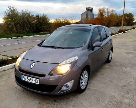 Рено Гранд Сценик 2009 в Николаеве на Automoto.ua Серый Рено Гранд Сценик, объемом двигателя 1.4 л и пробегом 238 тыс. км за 8500 $, фото 10 на Automoto.ua