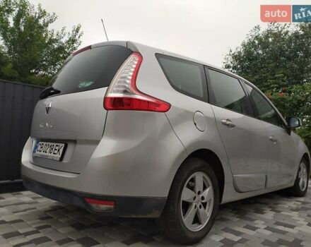 Серый Рено Гранд Сценик, объемом двигателя 1.46 л и пробегом 263 тыс. км за 6200 $, фото 9 на Automoto.ua