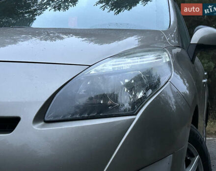 Серый Рено Гранд Сценик, объемом двигателя 1.6 л и пробегом 170 тыс. км за 6999 $, фото 15 на Automoto.ua