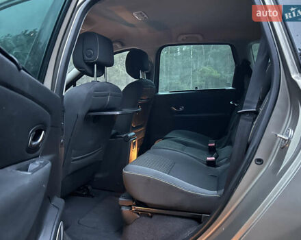 Серый Рено Гранд Сценик, объемом двигателя 1.6 л и пробегом 170 тыс. км за 6999 $, фото 25 на Automoto.ua