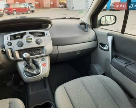 Серый Рено Гранд Сценик, объемом двигателя 1.6 л и пробегом 194 тыс. км за 6300 $, фото 63 на Automoto.ua