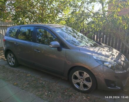 Серый Рено Гранд Сценик, объемом двигателя 1.9 л и пробегом 375 тыс. км за 6900 $, фото 10 на Automoto.ua